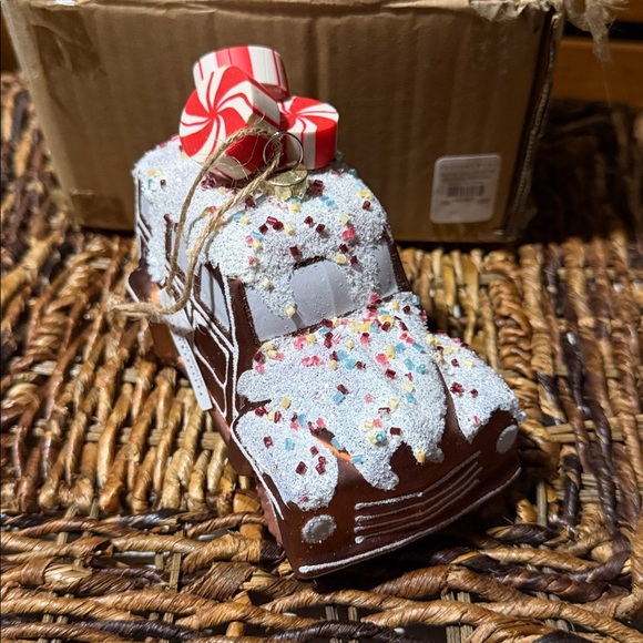 Pottery Barn Gingerbread Peppermint Car Ornament BNWT - Picture 2 of 5